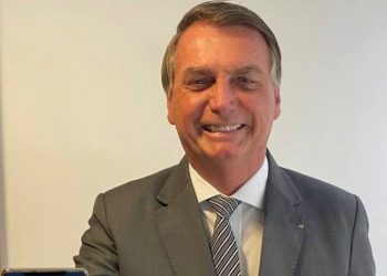 Bolsonaro autoriza ministros a receberem ‘brindes’ de até R$ 392