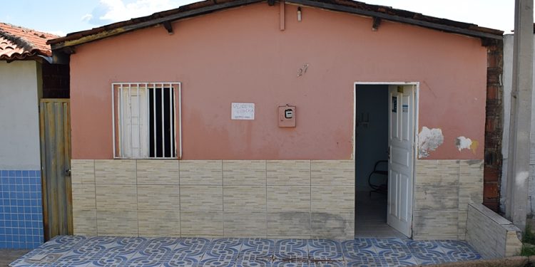 VENDE-SE CASA EM PAULISTANA