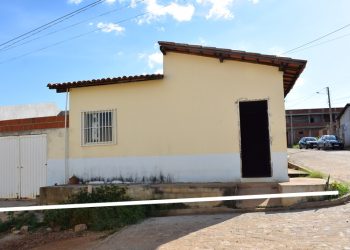 Vende-se casa no Bairro Santo Antônio, em Paulistana