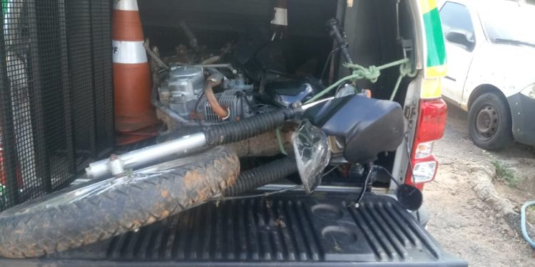 Policia Militar apreende motocicleta envolvida em acidente fatal de idoso na BR-407 em Paulistana, e identifica condutor