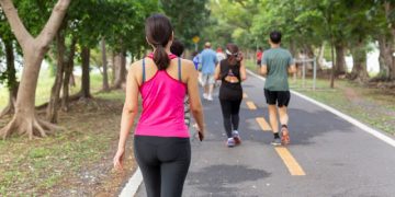 Os benefícios de caminhar uma hora por dia são inacreditáveis e convincentes