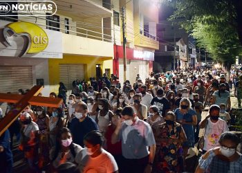 Cruz Peregrina é recebida por fiéis em Paulistana. Igreja Católica realiza primeira procissão depois de 2 anos