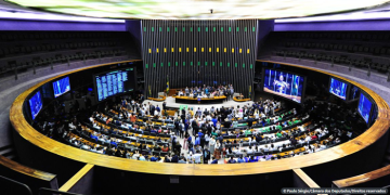 Câmara aprova piso salarial para enfermeiros