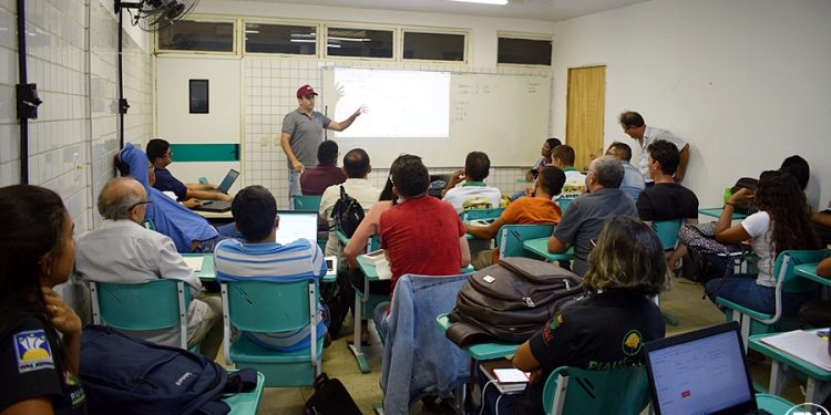 Projeto Rural Sustentável Caatinga realiza em Paulistana capacitação de técnicos dos projetos executados no Piauí