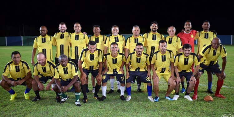 Jogo festivo entre Amigos de Joaquim da Farmácia e Amigos da cantora Taty Girl antecedeu o inicio da 16ª Expofest de Paulistana