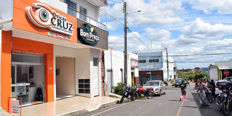 Atendimento de Oculista na Óticas Cruz neste mês de Junho/2022