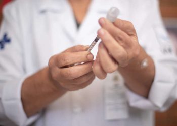 Vacina contra Covid: Saúde anuncia 4ª dose para pessoas a partir de 40 anos. Entenda como fica o esquema vacinal: