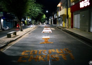 Católicos de Paulistana participam de missa e procissão de Corpus Christi