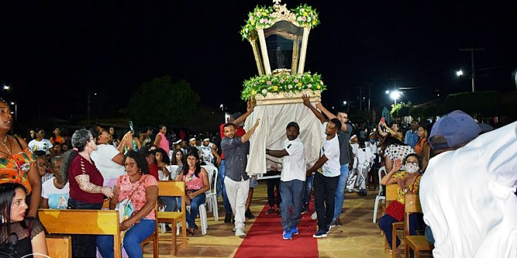 Comunidade do Jacu recebe com festa réplica da imagem de Nossa Senhora Aparecida (fotos)