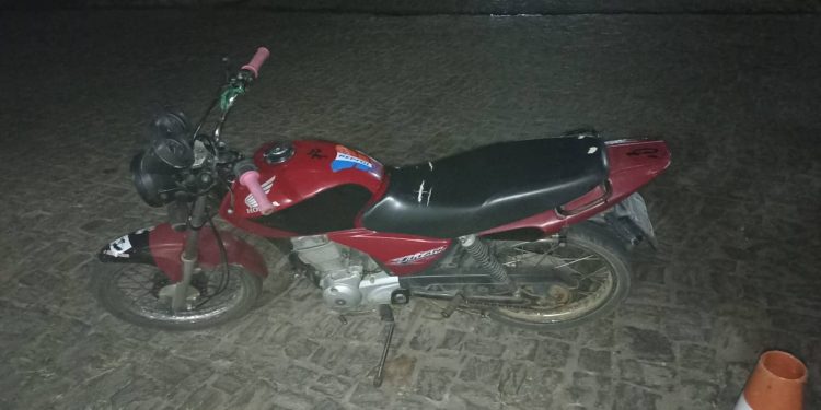 Força Tática do 20° BPM recupera em Paulistana moto furtada nos festejos de Curral Novo do Piauí