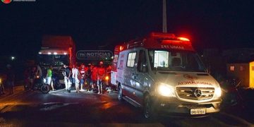 Homem de Patos do Piauí fica gravemente ferido após colisão de moto em caminhão na BR407, em Paulistana