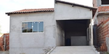 Vende-se esta casa em Paulistana (veja as fotos)