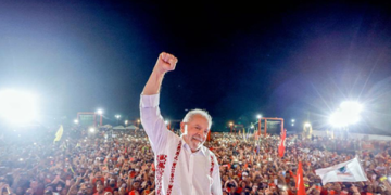Lula participa de ato politico em Teresina, com multidão presente!
