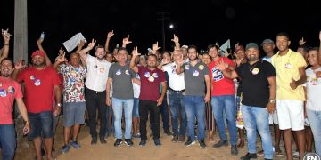 Prefeito Joaquim da Farmácia participa de caminhada nos bairros, em busca de apoio à seus candidatos
