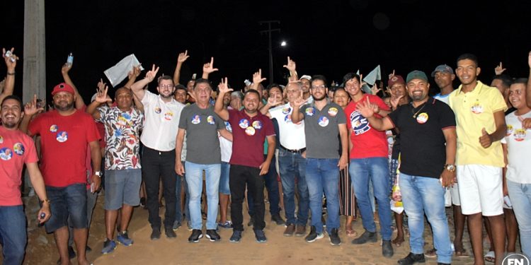 Prefeito Joaquim da Farmácia participa de caminhada nos bairros, em busca de apoio à seus candidatos