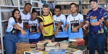 Instituto Livres  faz doação de livros para biblioteca municipal, através do NUCA