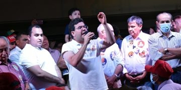 Rafael Fonteles participa de Caminhada e Comício em Paulistana