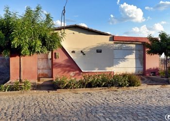 OPORTUNIDADE: Vende-se excelente casa na cidade de Acauã