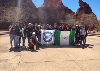 Alunos do 9° ano da U. E São Francisco, participam de atividade interdisciplinar no Parque Nacional Serra da Capivara e Museu do Homem Americano