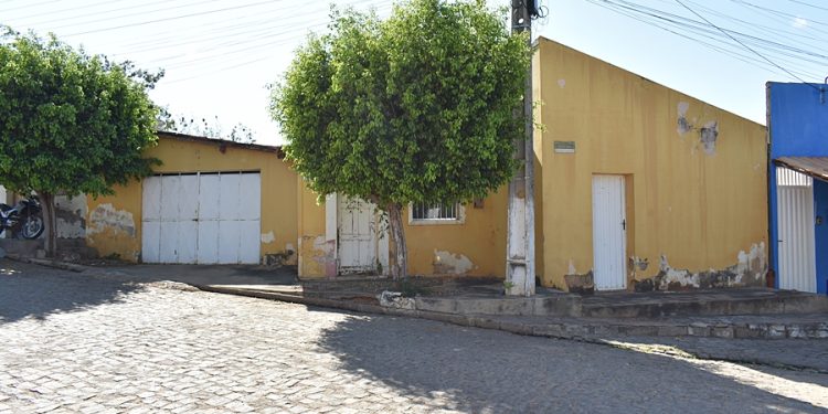 Vende-se casa no bairro Guarita, em Paulistana