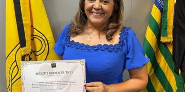 Dra Elizabete do Laboratório Betesda é homenageada pelo CRF-PI com a Comenda do Mérito Farmacêutico