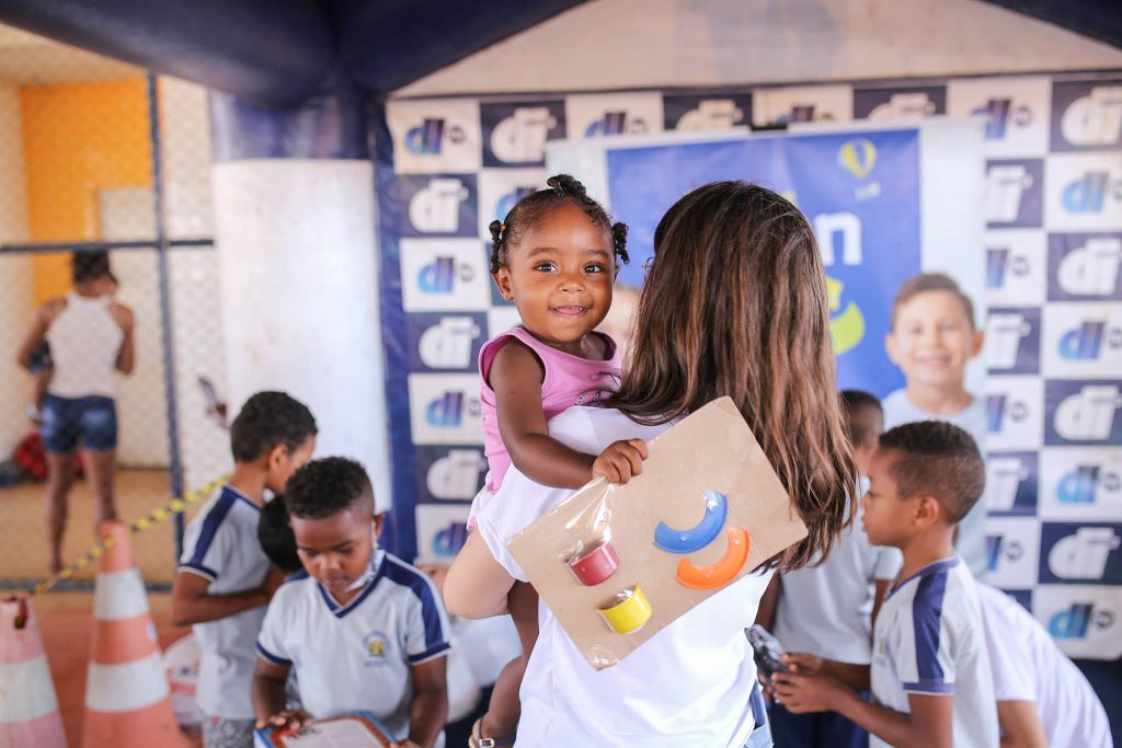 Guarda Municipal realiza ação social em comemoração ao Dia das Crianças -  Blog Londrina