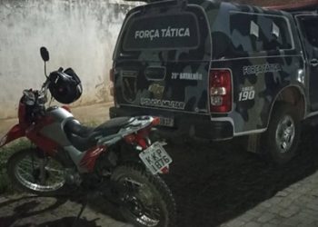 GPM de Queimada Nova e Força Tática apreendem motocicleta “dublê” com sinais adulterados
