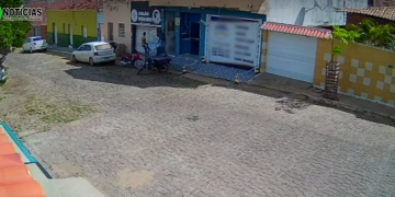 Ladrões invadem apartamento no Centro de Paulistana e praticam assalto (Veja o vídeo)