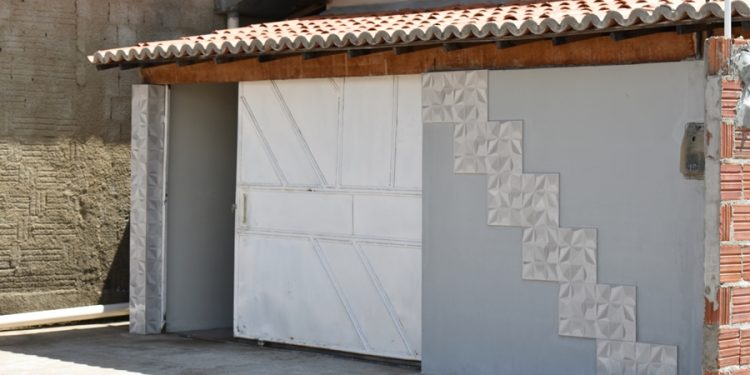 Vende-se casa na Rua Bahia, em Paulistana