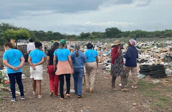 Pastoral da Boa Ação realiza missão solidária no lixão