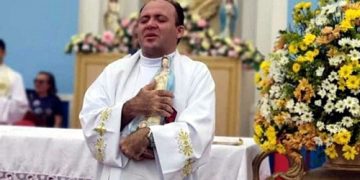 Padre Fernando anuncia que deixará a Igreja de Paulistana
