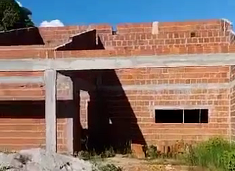Vende-se casa em fase de construção no Bairro Correnteza