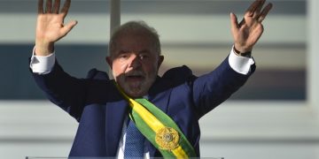 Lula toma posse como presidente do Brasil pela terceira vez