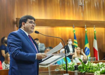 Rafael Fonteles toma posse como governador do Piauí