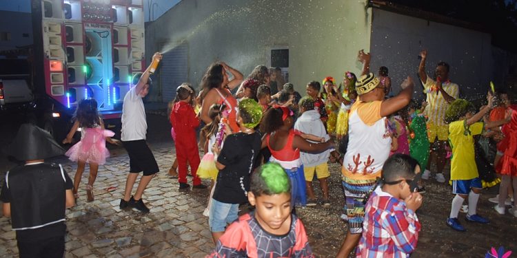 Colégio Mérito realiza mais uma edição do “MéritoFolia”