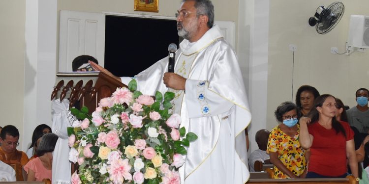 Novo pároco toma posse na Pároquia Nossa Senhora dos Humildes, na última quarta-feira (01/02)