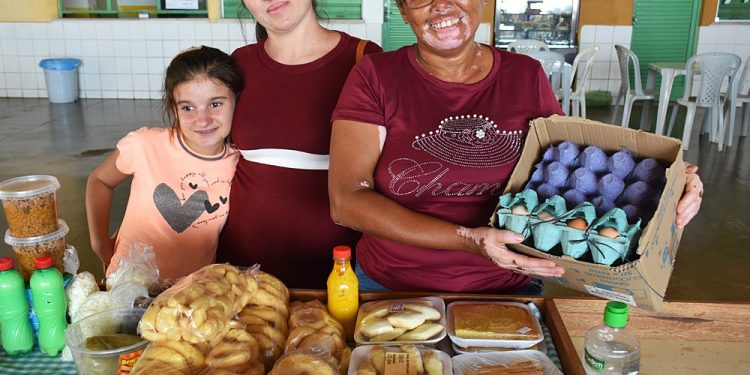 Aconteceu nesta última quinta-feira (09/03), mais uma Feira da Agricultura Familiar