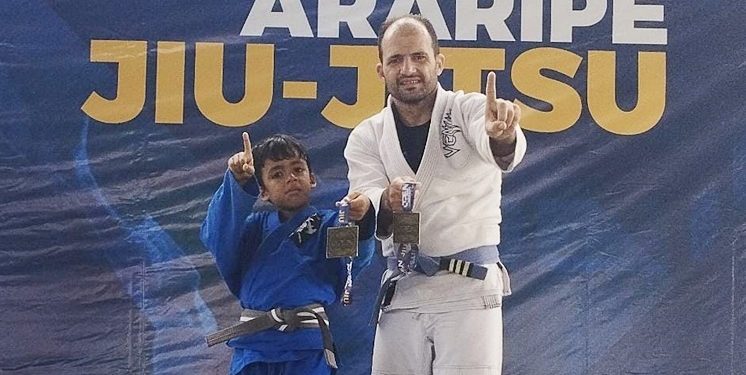 Destaque Paulistanense: Pai e filho vencem campeonato “OPEN ARARIPE” de Jiu Jitsu, No Pernambuco
