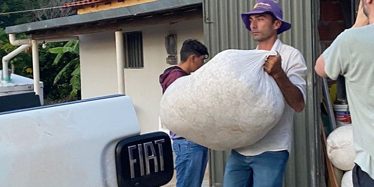 Equipe de filmagem cinematográfica da França esteve presente nos últimos dias na cidade de Paulistana gravando cenas de um filme encomendado pela Fábrica de Tênis Francesa.