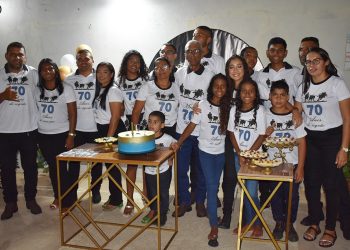 Sr. Júlio comemorou a chegada dos seus 70 anos com uma grande festa