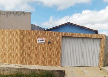 Vende-se uma casa no bairro Choró, em Paulistana.