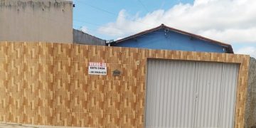 Vende-se uma casa no bairro Choró, em Paulistana.