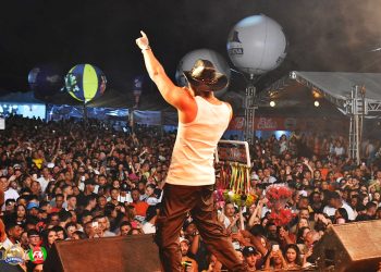 Álbum de fotos da 2° noite de festa da 11ª Caprinova e comemoração de 31 anos de Emancipação Política de Queimada Nova