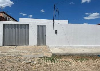 Vende-se casa no bairro Cohab, em Paulistana