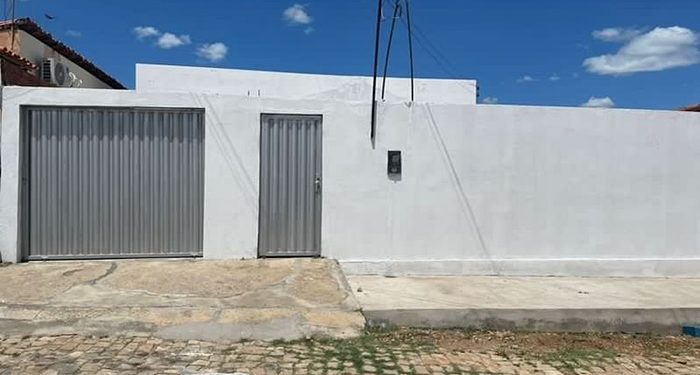Vende-se casa no bairro Cohab, em Paulistana