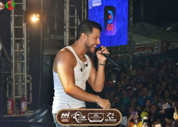Shows de Kevi Jonny, Junior Vianna e Fabinho Testado encerram segunda noite da 12ª ExpoAcauã e XIX Festa do Vaqueiro (veja as fotos)