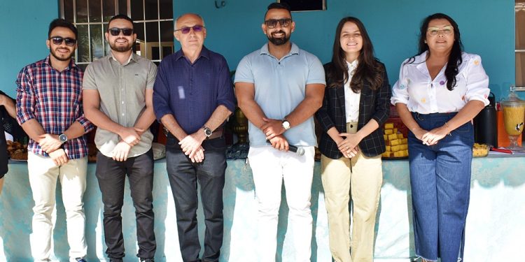 Prefeitura de Paulistana juntamente com a Secretaria da Saúde celebram o Dia da Enfermagem com café da manhã e entrega de equipamentos da área da saúde