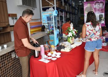 Alencar Supermercado oferece café da manhã especial em homenagem ao Dia das Mães