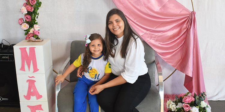 Colégio Mérito preparou nessa segunda-feira (15), uma linda recepção para às mães