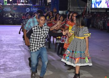 Arraiá no Parque encanta público com apresentações juninas e shows musicais